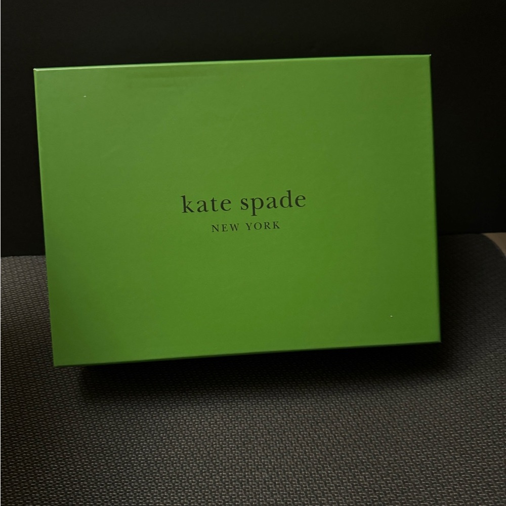 Kate Spade Cream Bow Beanie And Glove Set Women’s One Size NEW - Picture 3 of 5